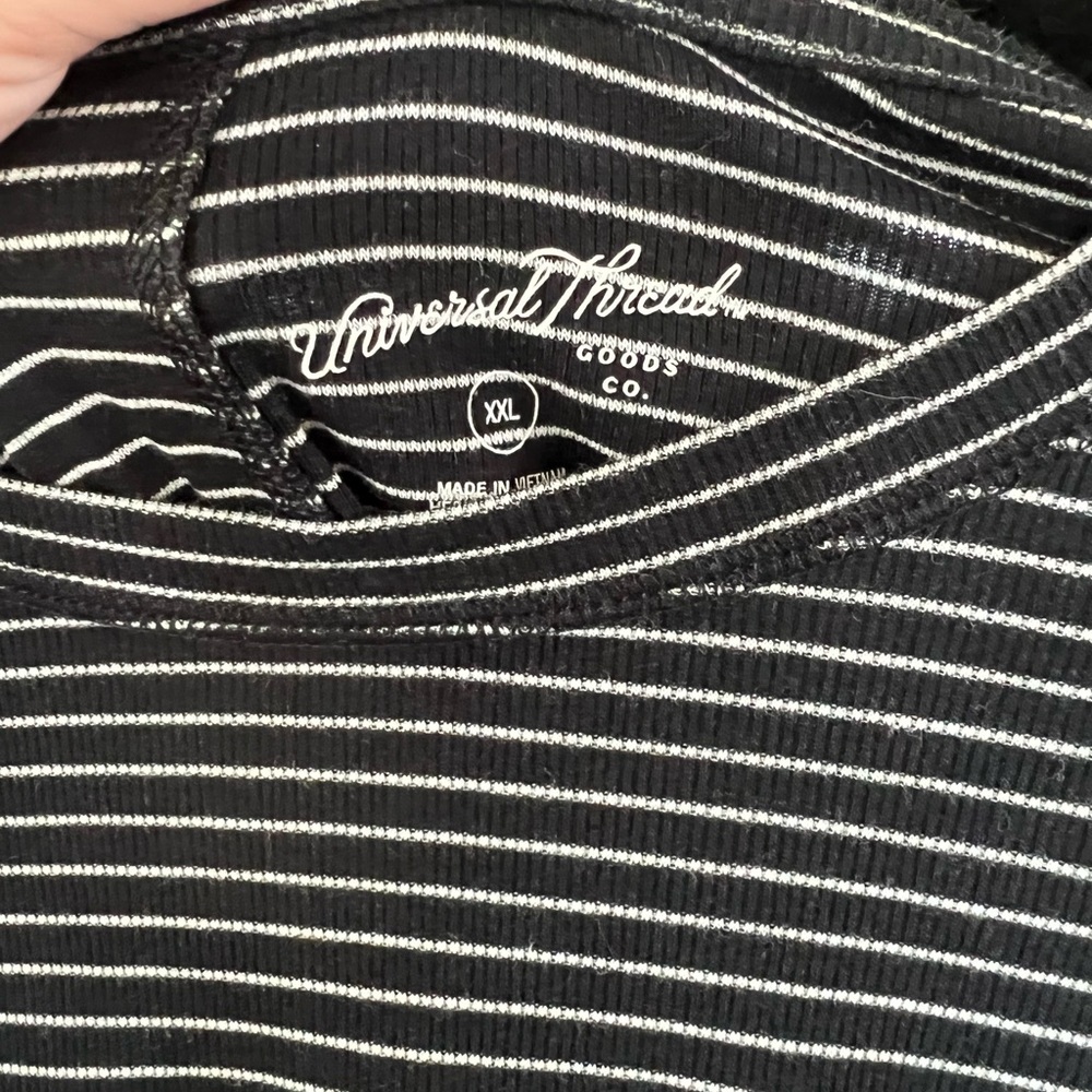 Universal Thread Layering Top - Picture 2 of 3